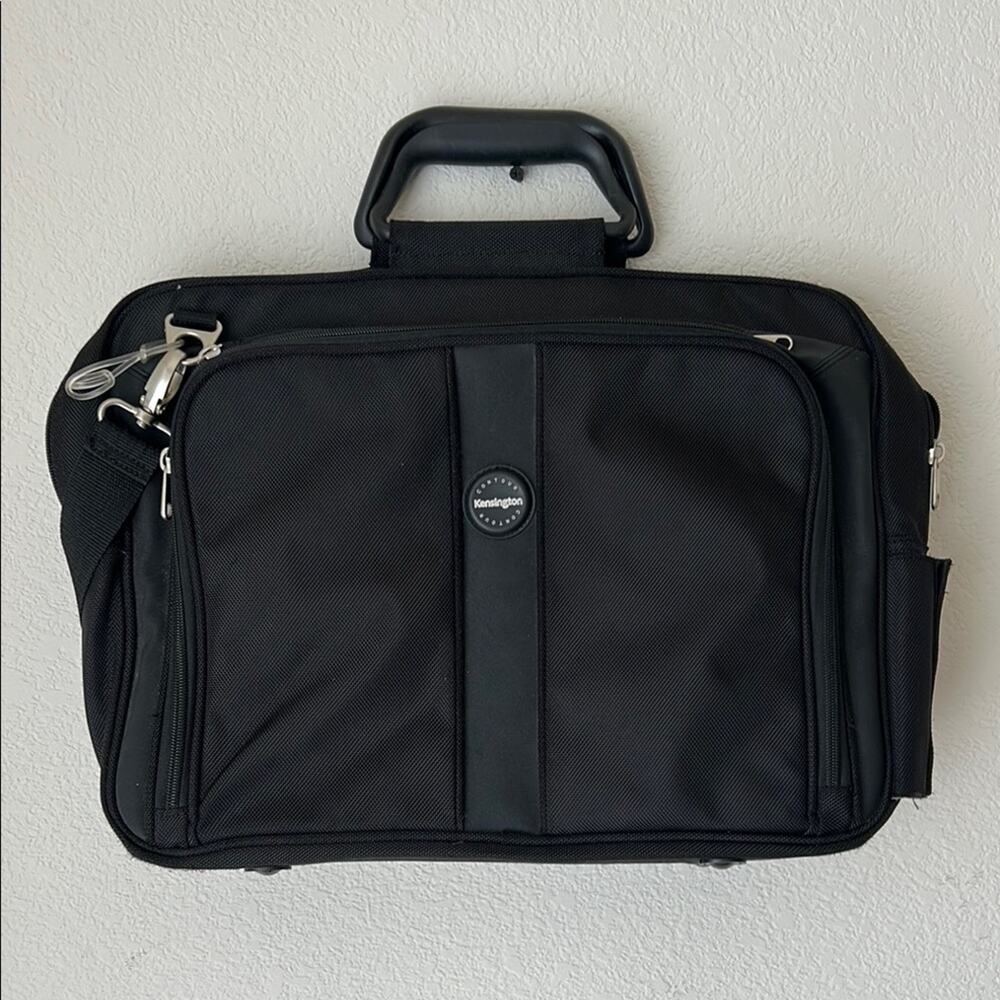 Kensington Contour Pro 17" Laptop Carrying Case